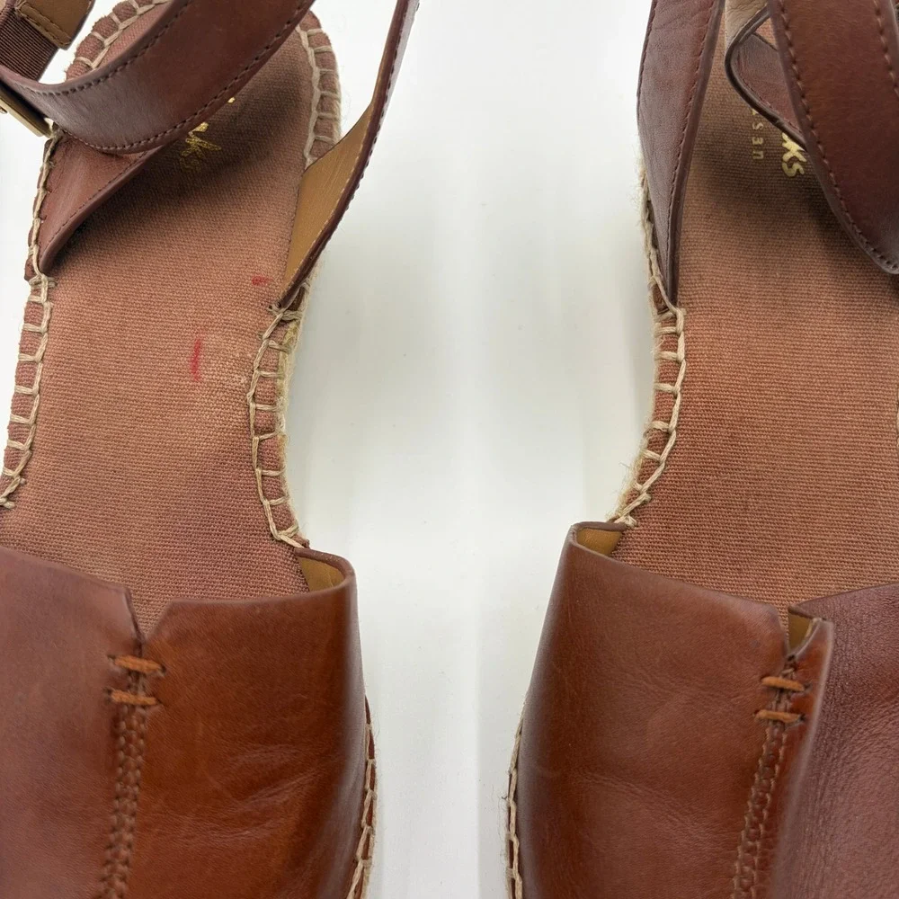 Clarks **slight discoloration